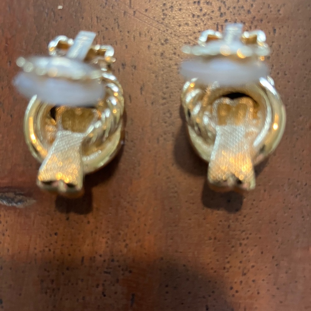 BURBERRYS CLIP ON EARRINGS AUTHENTIC! - Picture 3 of 11